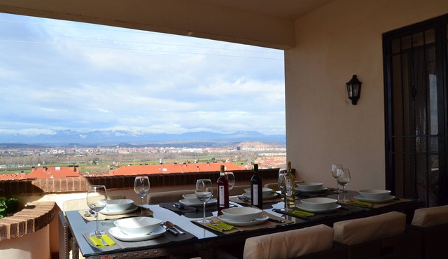 "La Prensa" A privileged place where wine culture is sipped.