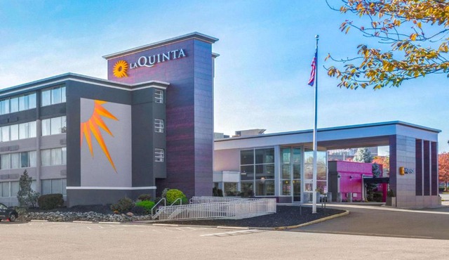 La Quinta by Wyndham Clifton/Rutherford