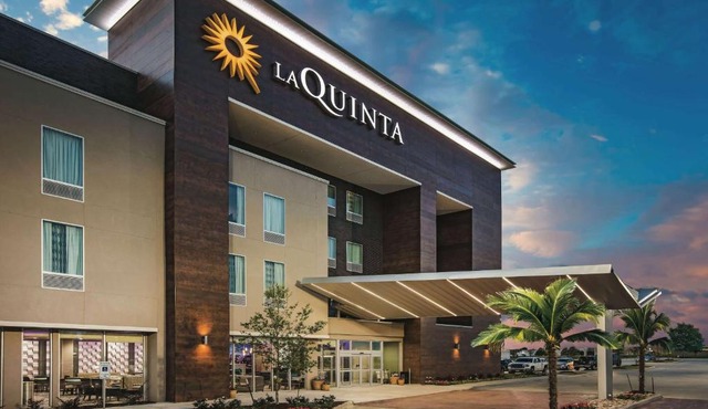 La Quinta by Wyndham Dallas Plano - The Colony