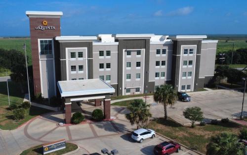 La Quinta by Wyndham Pearsall