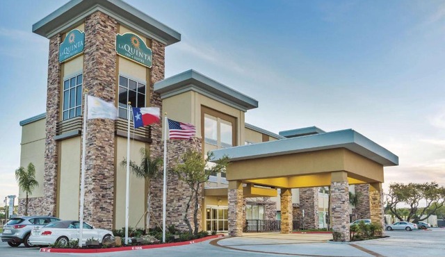 La Quinta by Wyndham Rockport - Fulton