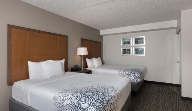 La Quinta by Wyndham Secaucus Meadowlands