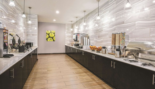 La Quinta by Wyndham San Antonio by Frost Bank Center