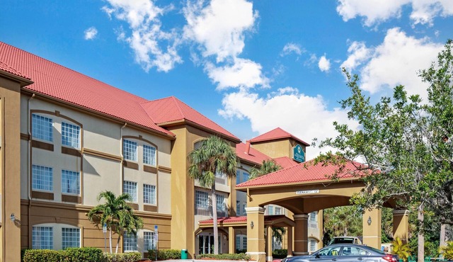 La Quinta Inn and Suites Fort Myers I-75