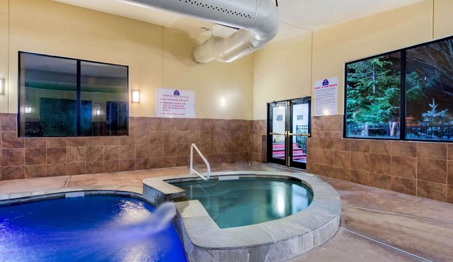 La Quinta Inn by Wyndham West Long Branch/NJ Shore Area