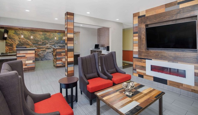 La Quinta Inn by Wyndham Calhoun South I-75