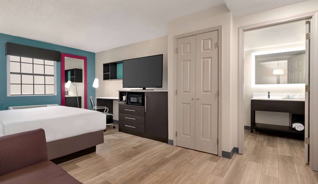 La Quinta Inn by Wyndham Columbus Airport Area