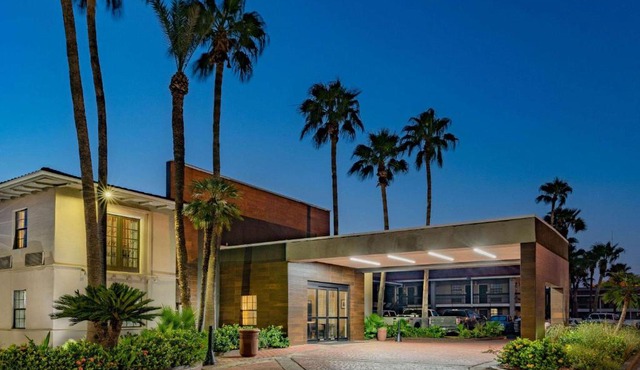 La Quinta Inn by Wyndham Laredo I-35