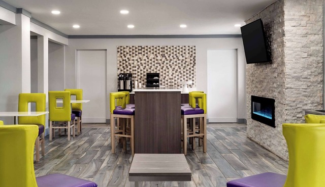 La Quinta Inn by Wyndham Birmingham - Inverness