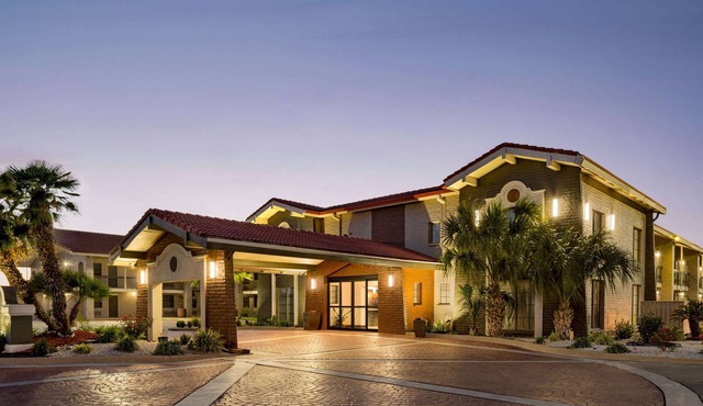 La Quinta Inn by Wyndham Victoria