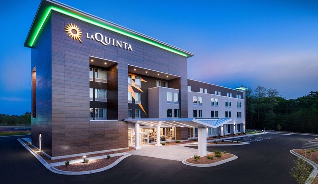 La Quinta Inn & Ste by Wyndham Wisconsin Dells- Lake Delton