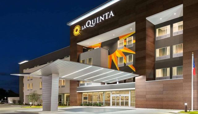 La Quinta Inn & Suites by Wyndham College Station North