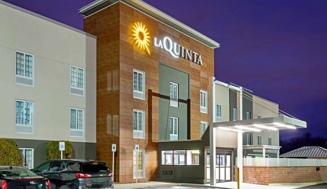 La Quinta Inn & Suites by Wyndham New Cumberland-Harrisburg