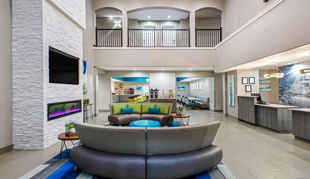 La Quinta Inn & Suites by Wyndham Sulphur Springs