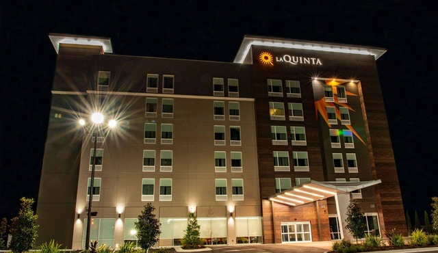 La Quinta Inn & Suite by Wyndham Lake City