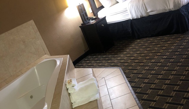 La Quinta Inn & Suites by Wyndham Mt. Pleasant