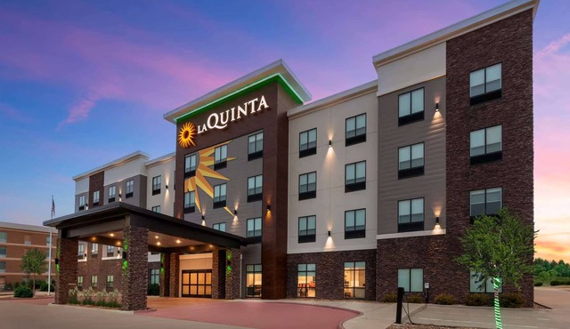 La Quinta Inn & Suites by Wyndham Coralville Iowa City