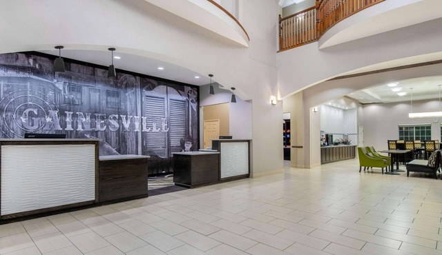 La Quinta Inn & Suites by Wyndham Gainesville