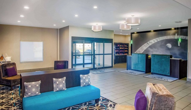 La Quinta Inn & Suites by Wyndham Pontoon Beach