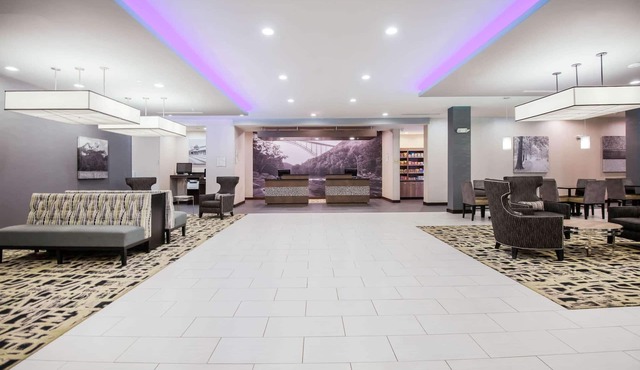 La Quinta Inn & Suites by Wyndham Morgantown