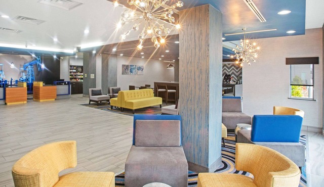 La Quinta Inn & Suites by Wyndham Ponca City