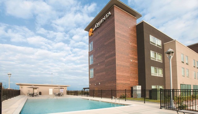 La Quinta Inn & Suites by Wyndham San Marcos Outlet Mall