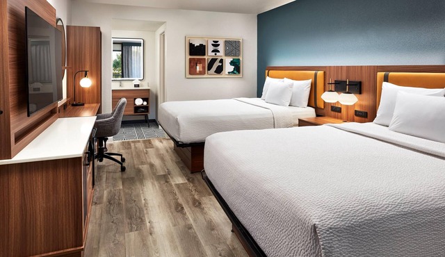 La Quinta Inn & Suites by Wyndham Thousand Oaks-Newbury Park