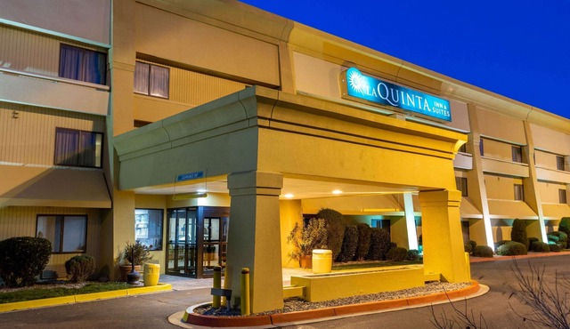 La Quinta Inn & Suites by Wyndham Albuquerque Journal Ctr NW