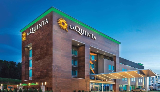 La Quinta Inn & Suites by Wyndham Cleveland TN