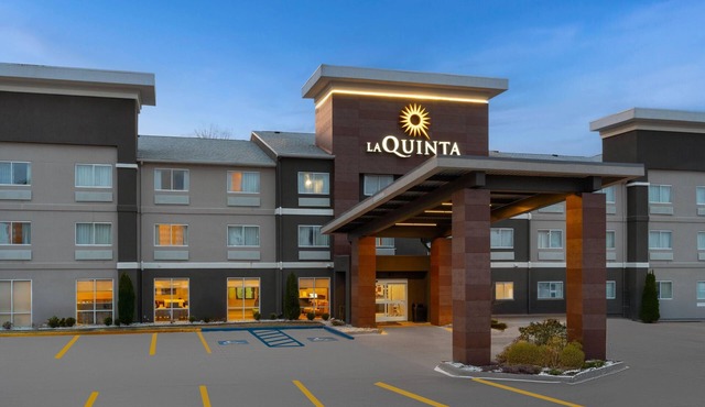 La Quinta Inn & Suites by Wyndham Fayetteville