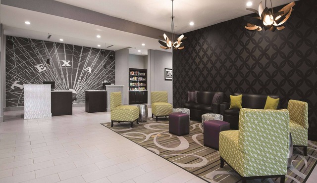La Quinta Inn & Suites by Wyndham Fort Worth West - I-30