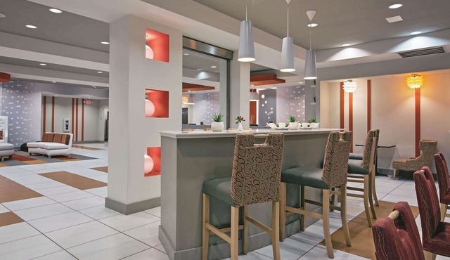 La Quinta Inn & Suites by Wyndham Harrisburg-Hershey