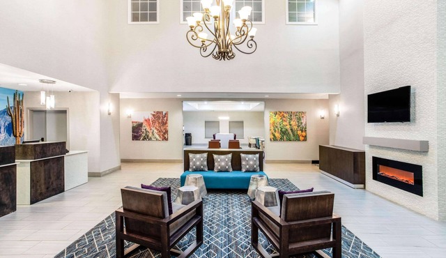 La Quinta Inn & Suites by Wyndham Hillsboro