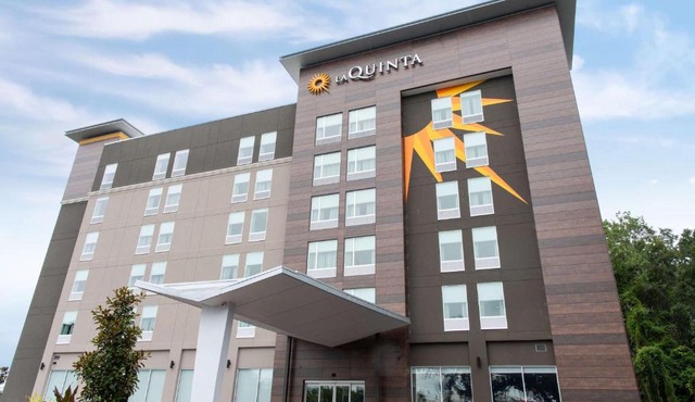 La Quinta Inn & Suites by Wyndham Lake City