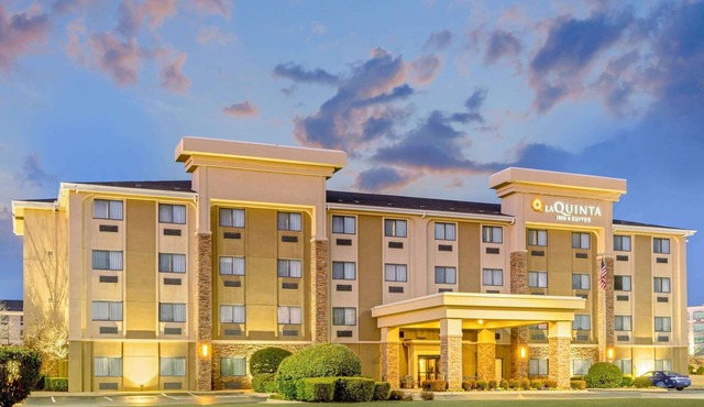La Quinta Inn & Suites by Wyndham Midwest City - Tinker AFB