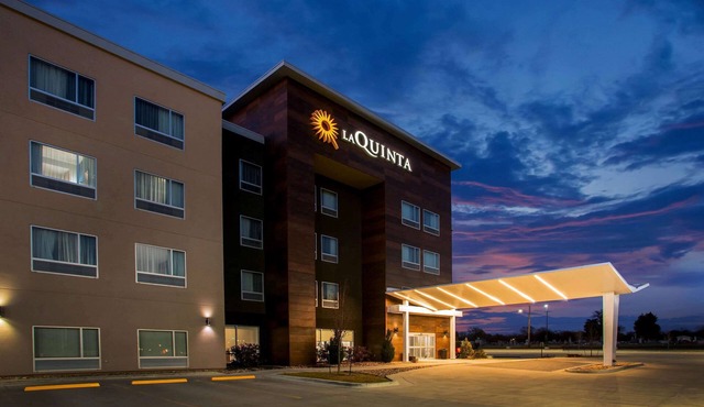 La Quinta Inn & Suites by Wyndham Pittsburg