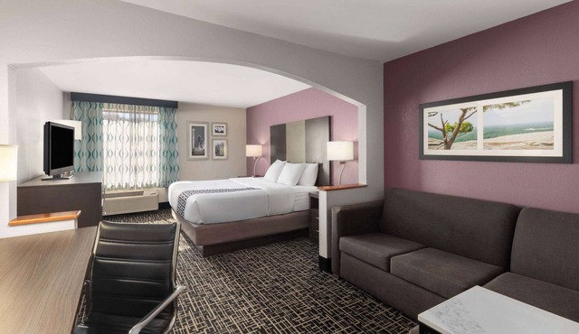 La Quinta Inn & Suites by Wyndham Snellville-Stone Mountain