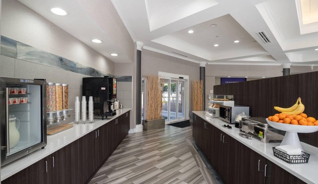 La Quinta Inn & Suites by Wyndham Birmingham Hoover