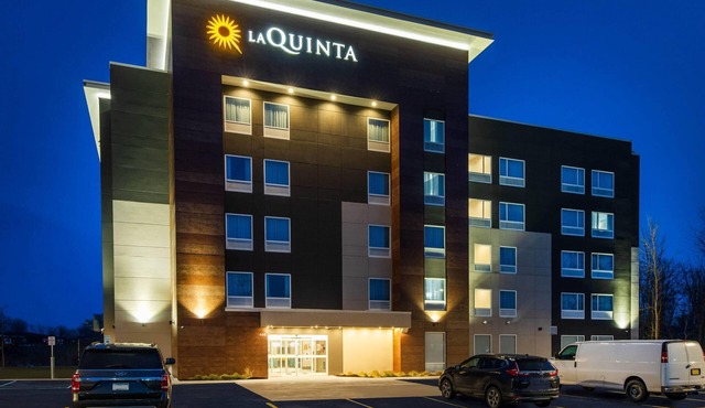La Quinta Inn & Suites by Wyndham Buffalo Amherst