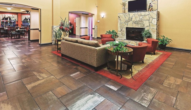 La Quinta Inn & Suites by Wyndham Eastland