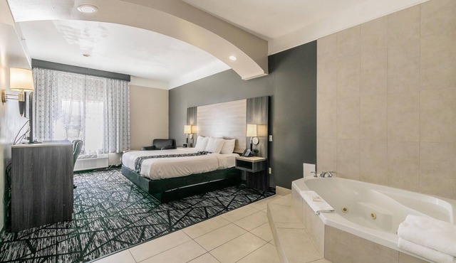 La Quinta Inn & Suites by Wyndham Granbury