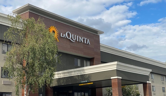La Quinta Inn & Suites by Wyndham Harrisburg Airport Hershey