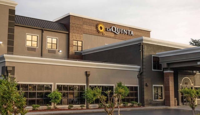 La Quinta Inn & Suites by Wyndham Knoxville East