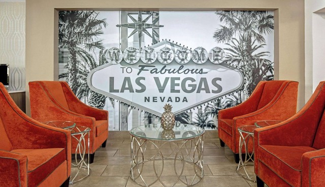 La Quinta Inn & Suites by Wyndham Las Vegas Red Rock