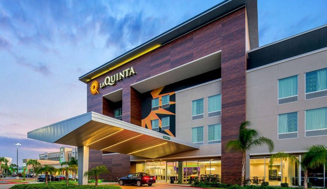 La Quinta Inn & Suites by Wyndham McAllen Convention Center