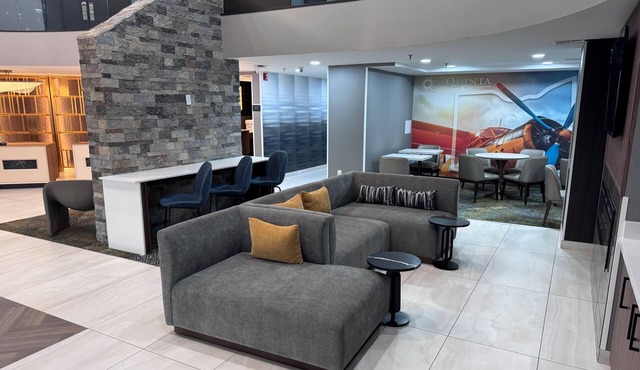 La Quinta Inn & Suites by Wyndham Miamisburg Dayton South