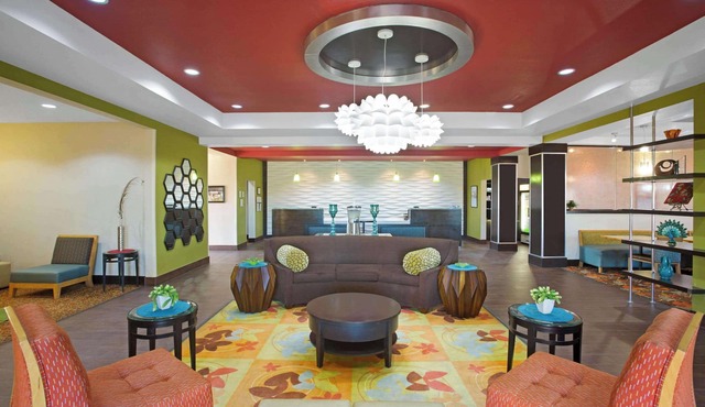 La Quinta Inn & Suites by Wyndham Pearsall