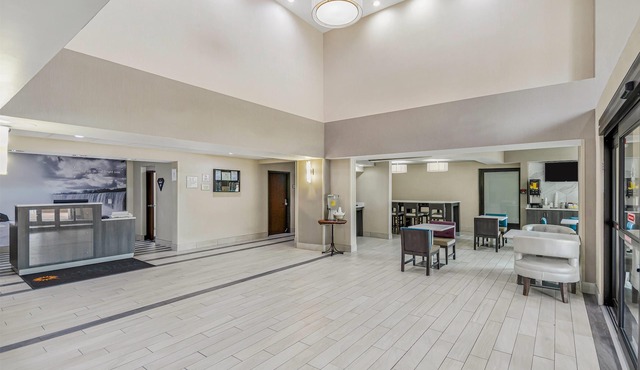 La Quinta Inn & Suites by Wyndham Batavia