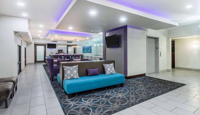 La Quinta Inn & Suites by Wyndham Fairborn Wright-Patterson
