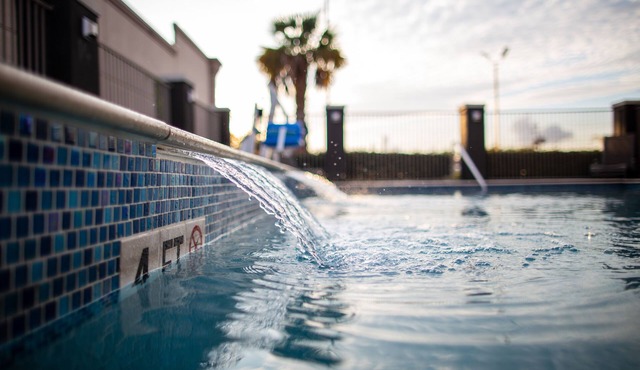 La Quinta Inn & Suites by Wyndham Houston East at Normandy